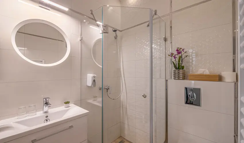 Kristly Hotel Keszthely - Balatoni retro szilveszter (min. 2 j)