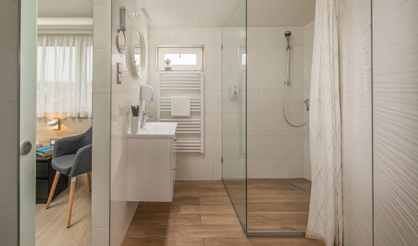 Kristly Hotel Keszthely - Balatoni retro szilveszter (min. 2 j)