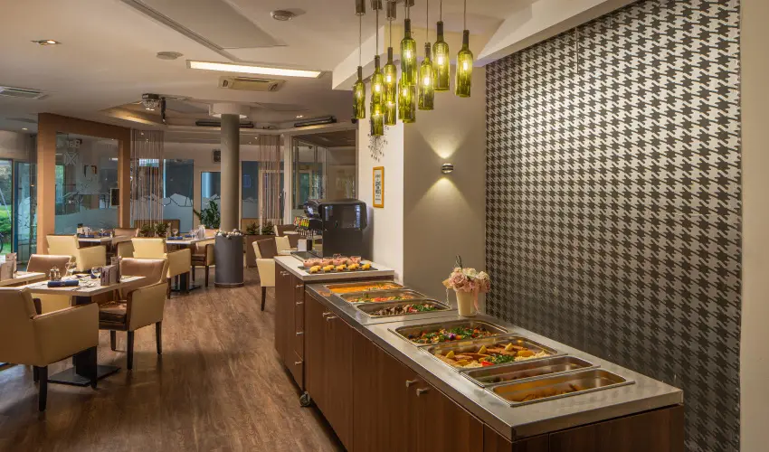 Kristly Hotel Keszthely - Balatoni retro szilveszter (min. 2 j)