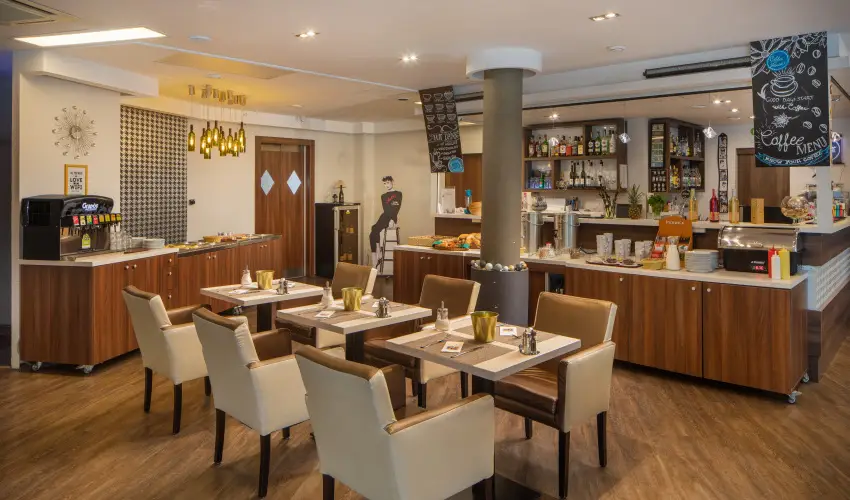 Kristly Hotel Keszthely - Balatoni retro szilveszter (min. 2 j)