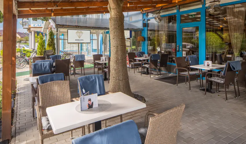 Kristly Hotel Keszthely - Balatoni retro szilveszter (min. 2 j)