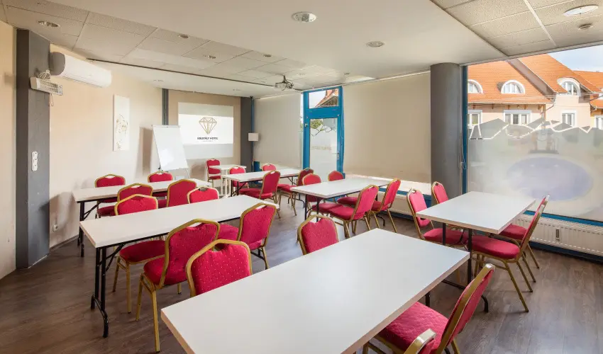 Kristly Hotel Keszthely - Balatoni retro szilveszter (min. 2 j)