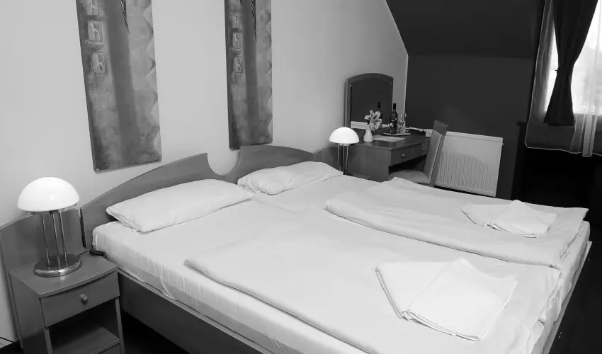 Park Hotel Minaret Eger - Kihagyhatatlan ��vb�cs�ztat� mulats�g f�lpanzi�val (min. 3 �j)