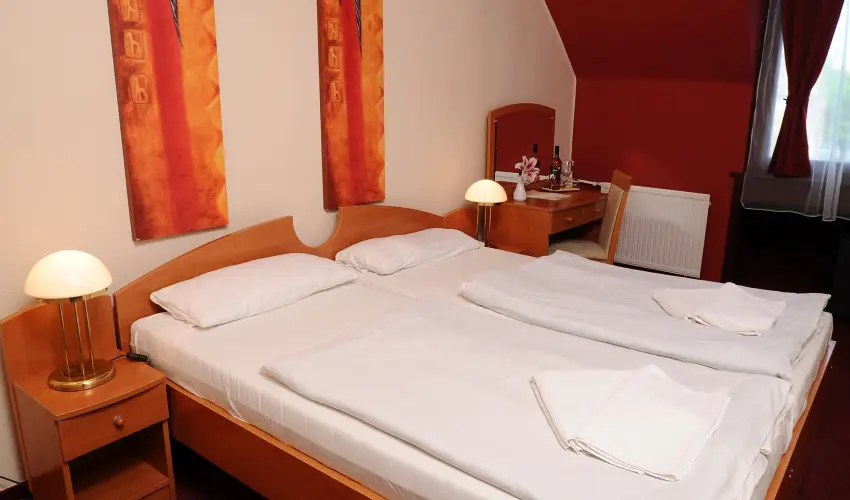 Park Hotel Minaret Eger - Kihagyhatatlan vbcsztat mulatsg flpanzival (min. 3 j)