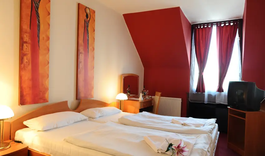 Park Hotel Minaret Eger - Kihagyhatatlan vbcsztat mulatsg flpanzival (min. 3 j)