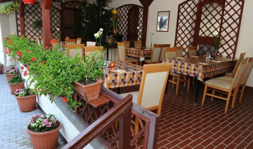 Park Hotel Minaret Eger - Kihagyhatatlan vbcsztat mulatsg flpanzival (min. 3 j)