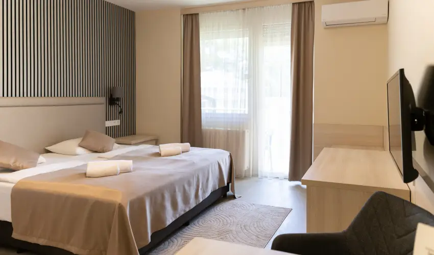 Hotel Napf�ny Zalakaros - Szilveszter (min. 3 �j)