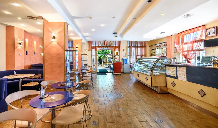 Hotel Ngy vszak Hajdszoboszl - Szilveszter (min. 3 j)