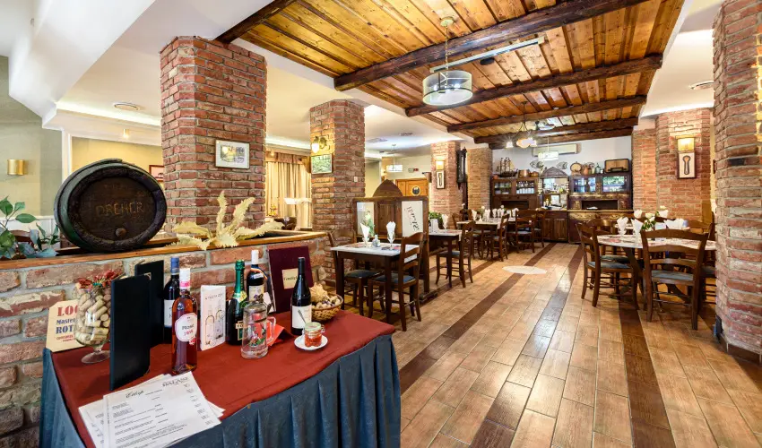 Hotel Ngy vszak Hajdszoboszl - Szilveszter (min. 3 j)