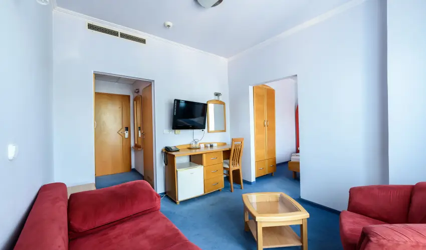 Hotel Ngy vszak Hajdszoboszl - Szilveszter (min. 3 j)