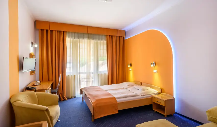 Hotel Ngy vszak Hajdszoboszl - Szilveszter (min. 3 j)