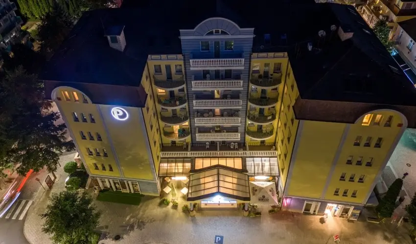 Palace Hotel  Hvz - Szilveszter - teljes elrefizetssel (min. 2 j)