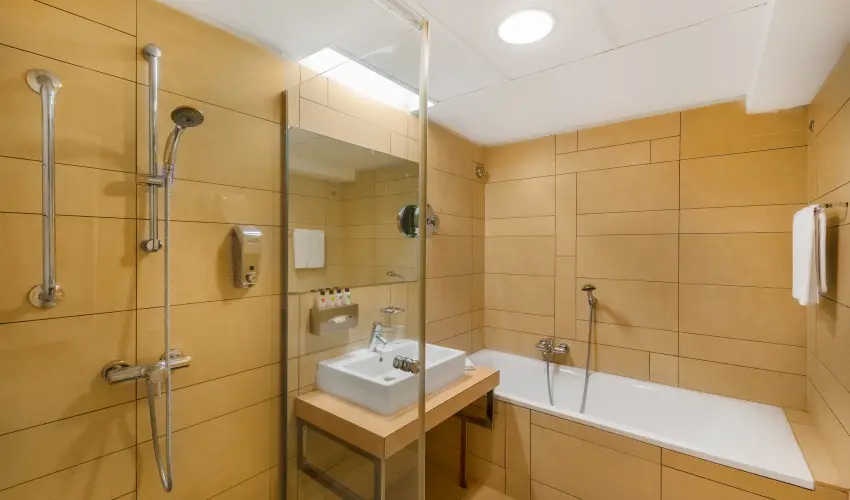 Park Inn by Radisson Srvr Resort & Spa Srvr - Pezsg, buli, Park Inn! (min. 3 j)