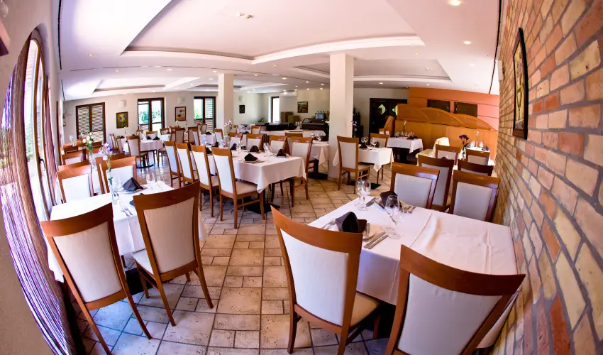 Hotel Stci Wellness & Konferencia Vecss - Stci Szilveszter'25 (min. 3 j)