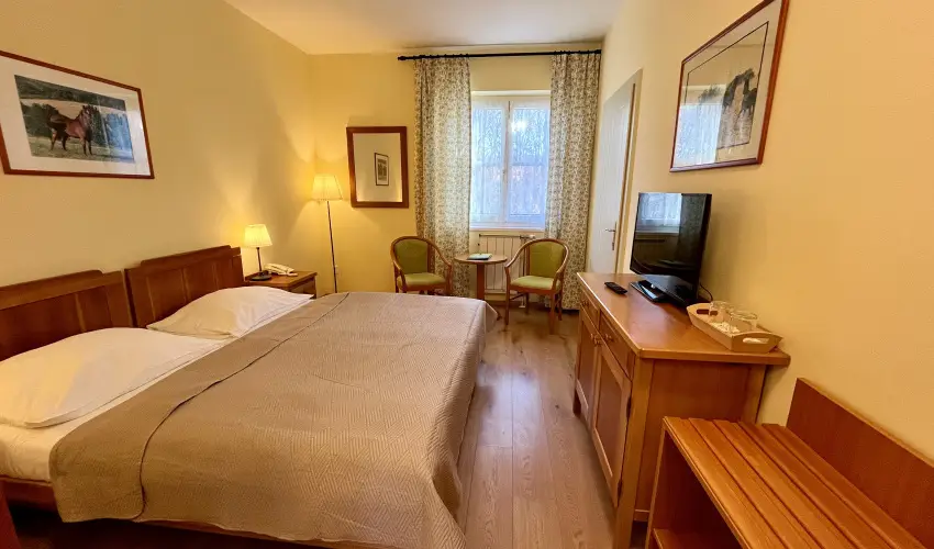 Hotel Sz�palma Porva-Sz�palmapuszta - Szilveszter (min. 2 �j)