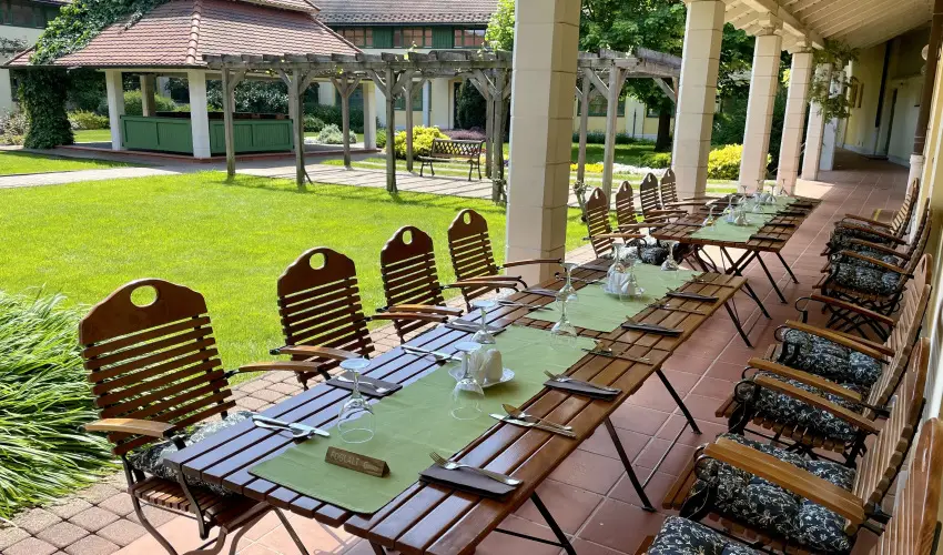 Hotel Sz�palma Porva-Sz�palmapuszta - Szilveszter (min. 2 �j)