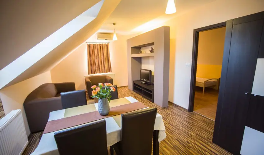 Hotel Vikt�ria S�rv�r - Szilveszter