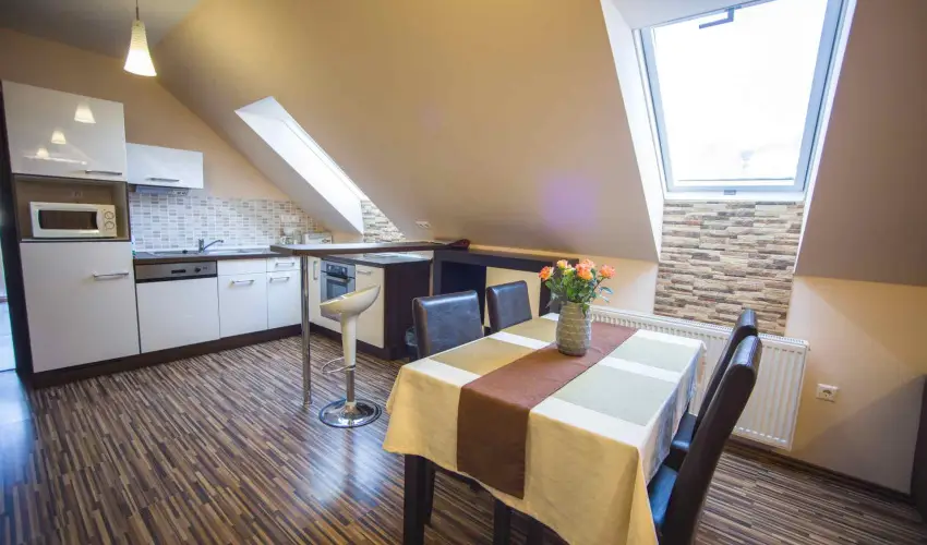 Hotel Vikt�ria S�rv�r - Szilveszter