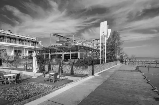 Hotel Yacht Wellness & Business - Szilveszter (min. 2 �j)