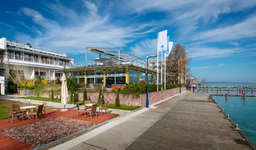 Hotel Yacht Wellness & Business Sifok - Szilveszter (min. 3 j)