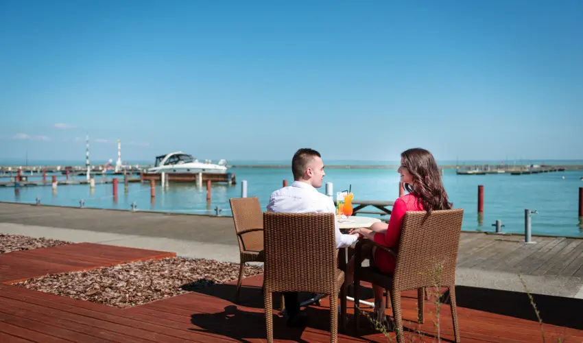 Hotel Yacht Wellness & Business Sifok - Szilveszter (min. 3 j)