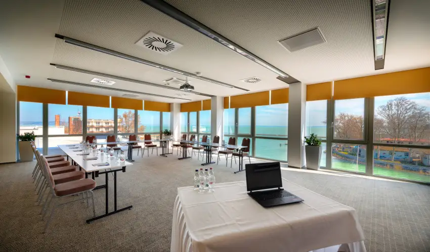 Hotel Yacht Wellness & Business Sifok - Szilveszter (min. 3 j)