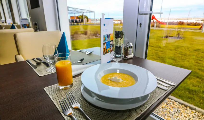 Hotel Yacht Wellness & Business Sifok - Szilveszter (min. 3 j)