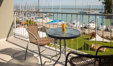 Hotel Yacht Wellness & Business Sifok