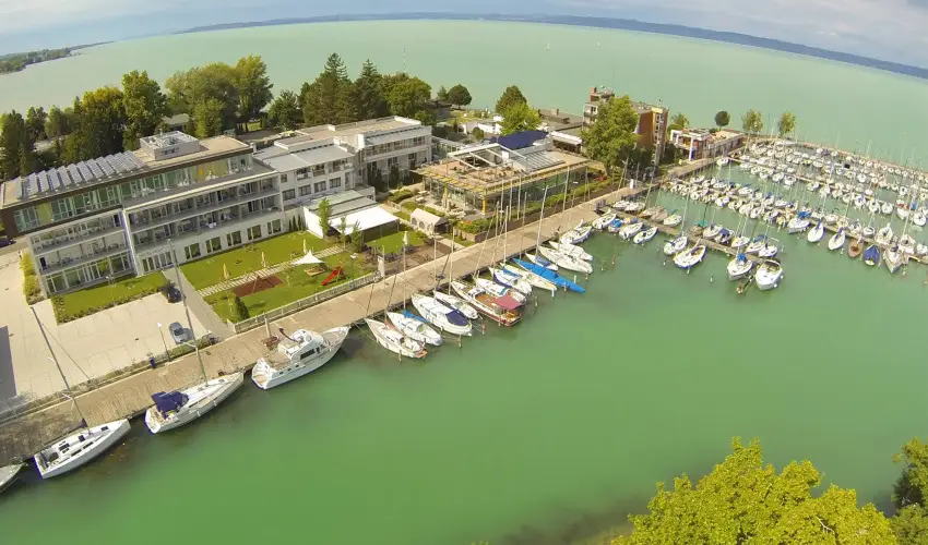 Hotel Yacht Wellness & Business Sifok - Szilveszter (min. 3 j)