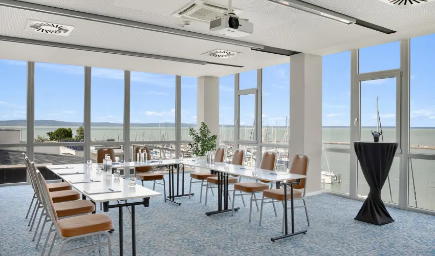 Hotel Yacht Wellness & Business Si�fok - Szilveszter - teljes el�refizet�ssel (min. 3 �j)