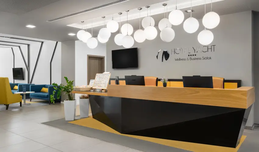 Hotel Yacht Wellness & Business Si�fok - Szilveszter - teljes el�refizet�ssel (min. 3 �j)