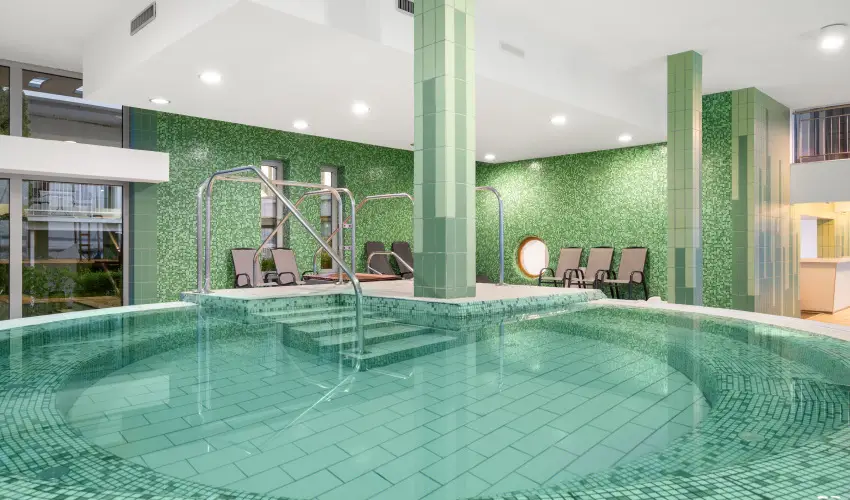 Hotel Yacht Wellness & Business Si�fok - Szilveszter - teljes el�refizet�ssel (min. 3 �j)