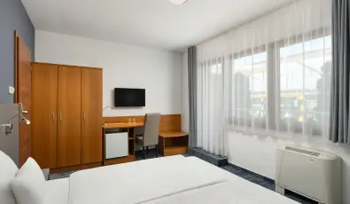 Hotel Yacht Wellness & Business Si�fok