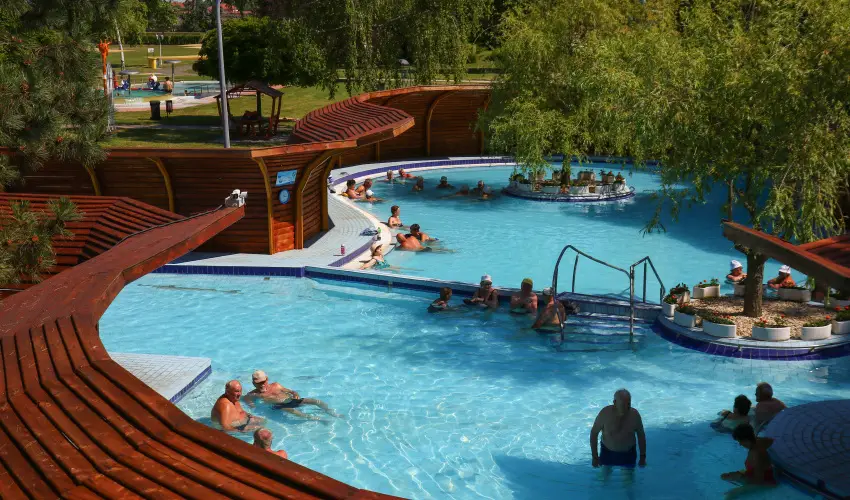 Therm�l Apartmanh�z Kom�rom - Szilveszter