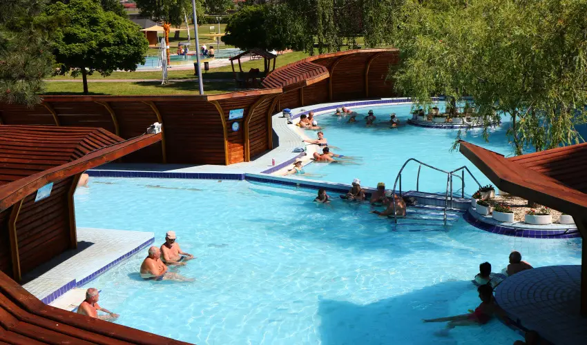 Therm�l Apartmanh�z Kom�rom - Szilveszter