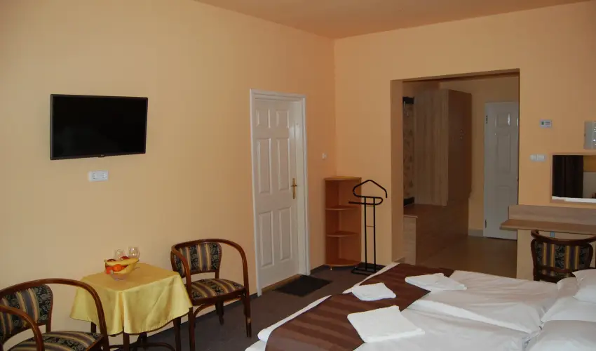 Judit Panzi Tapolca-Gyulakeszi - Szilveszter (min. 2 j)