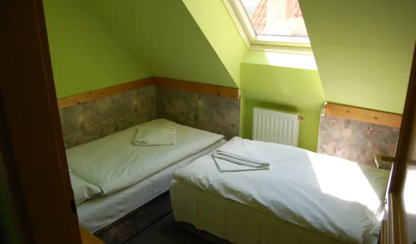 Judit Panzi Tapolca-Gyulakeszi - Szilveszter (min. 2 j)