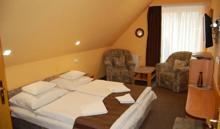 Judit Panzi Tapolca-Gyulakeszi - Szilveszter (min. 2 j)