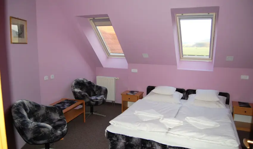 Judit Panzi Tapolca-Gyulakeszi - Szilveszter (min. 2 j)