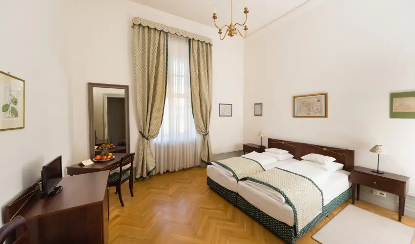 Krolyi Kastly Hotel & Restaurant  Fehrvrcsurg - Szilveszter