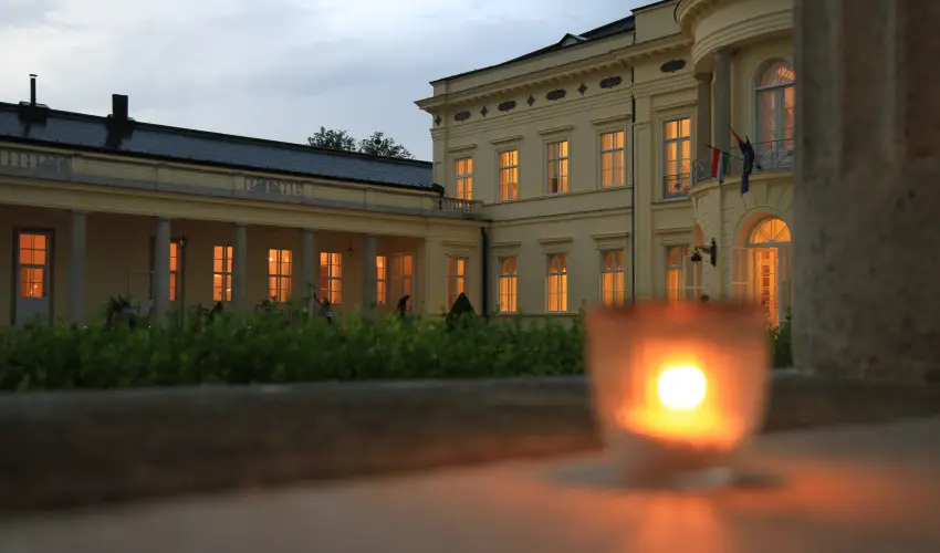 Krolyi Kastly Hotel & Restaurant  Fehrvrcsurg - Szilveszter