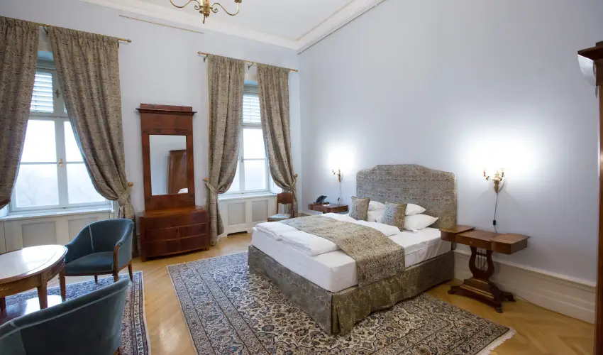 Krolyi Kastly Hotel & Restaurant  Fehrvrcsurg - Szilveszter