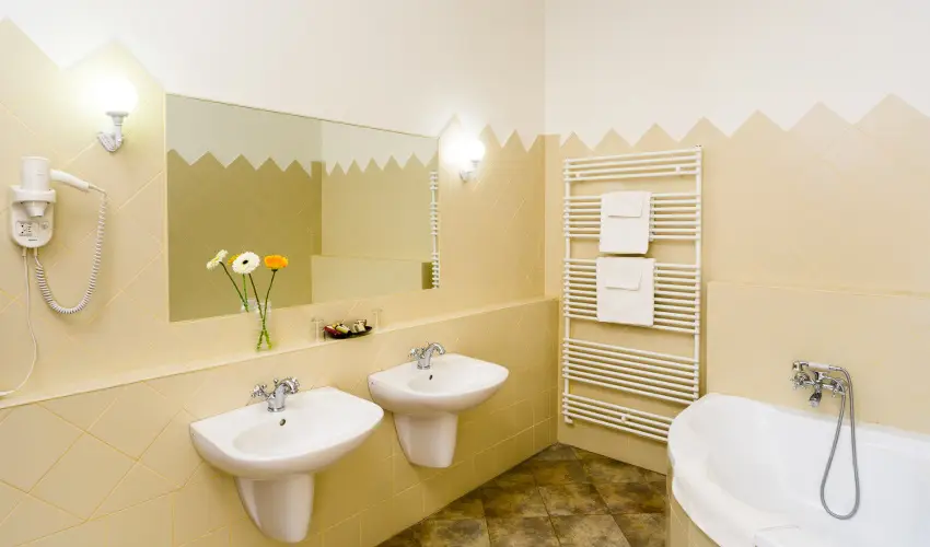 Krolyi Kastly Hotel & Restaurant  Fehrvrcsurg - Szilveszter