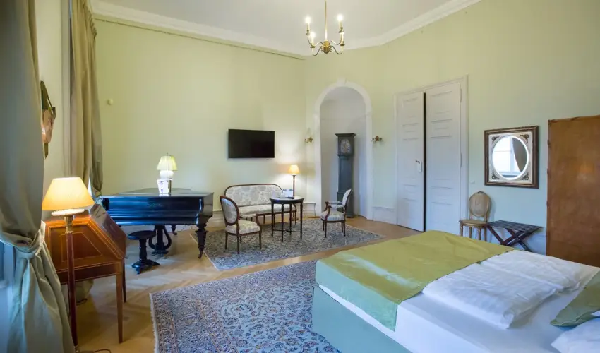 Krolyi Kastly Hotel & Restaurant  Fehrvrcsurg - Szilveszter