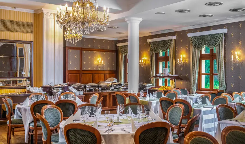 Kastlyhotel Sasvr Pardsasvr - Szilveszter (min. 3 j)