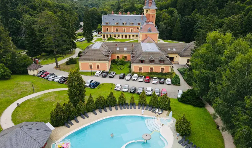 Kastlyhotel Sasvr Pardsasvr - Szilveszter (min. 3 j)