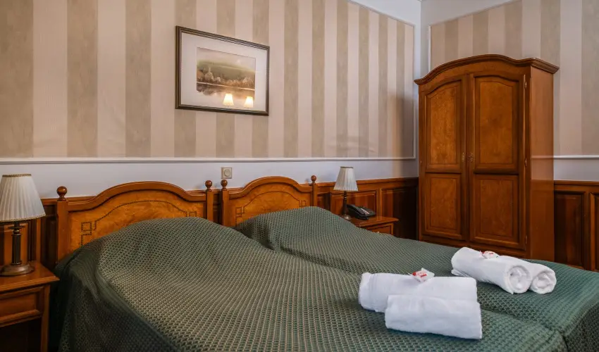 Kastlyhotel Sasvr Pardsasvr - Szilveszter (min. 3 j)