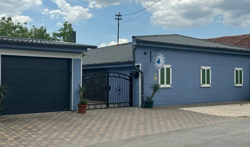 K�kmad�r Vend�gh�z Homokm�gy - Szilveszter