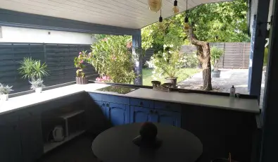 K�kmad�r Vend�gh�z Homokm�gy