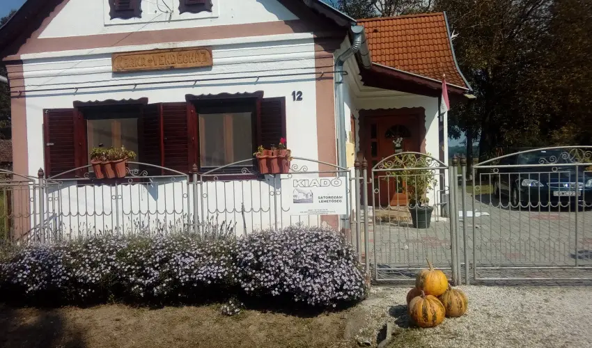 Kerka Vendghz Csesztreg - Szilveszter (min. 2 j)